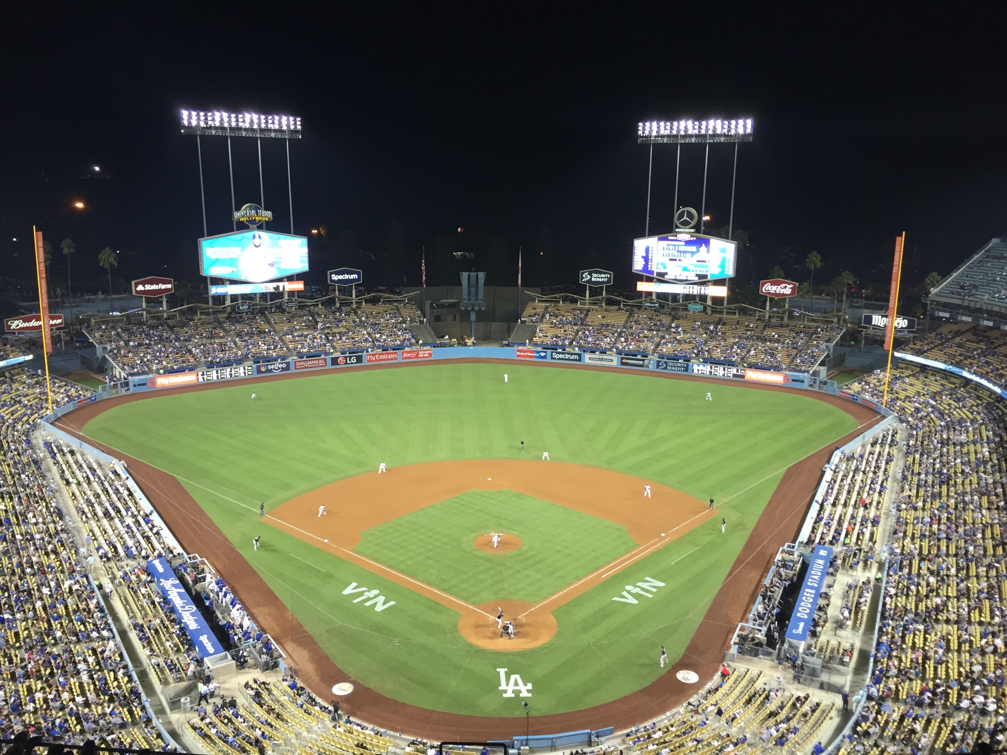 Dodger Stadium's big tent bursting on Vin Scully's final day